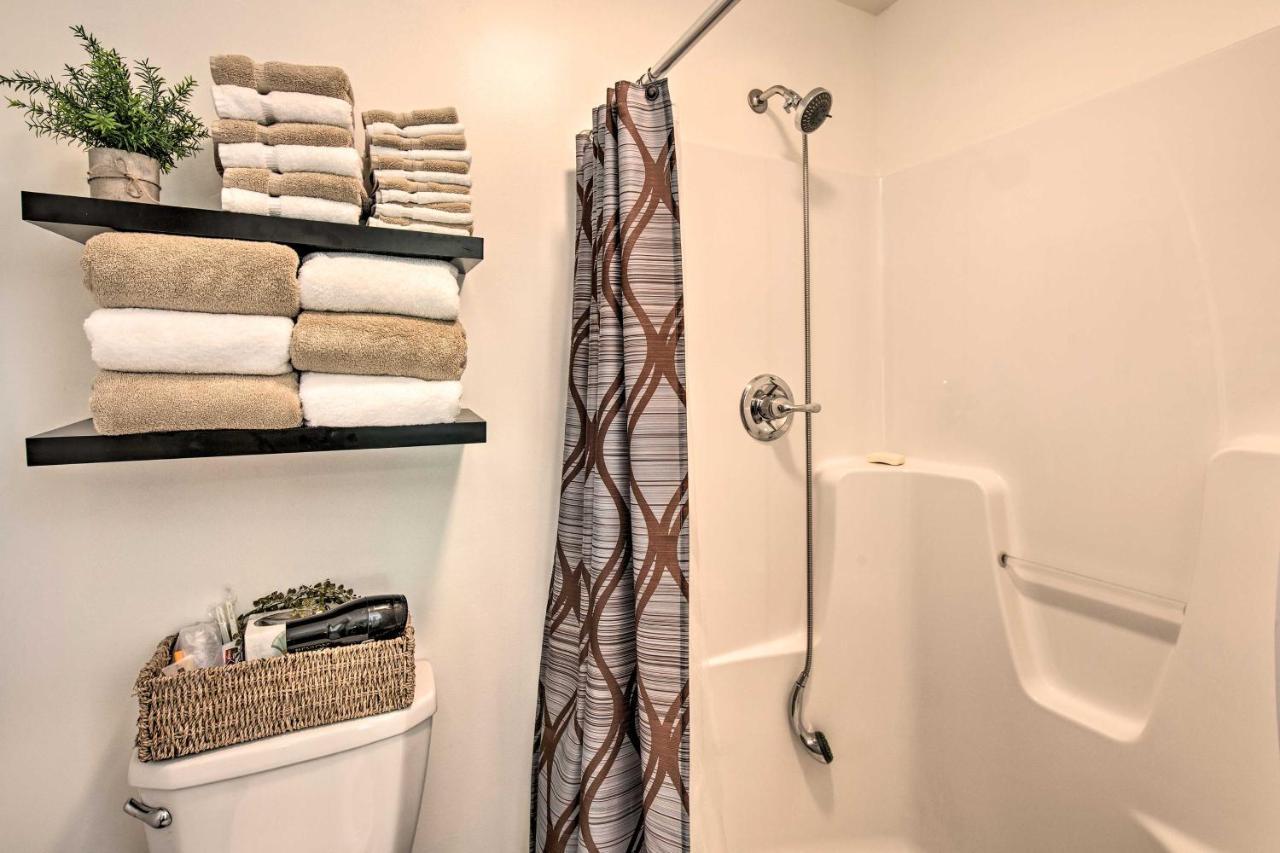 Cozy Garden Room In Welsh Mountain Suites! New Holland Luaran gambar